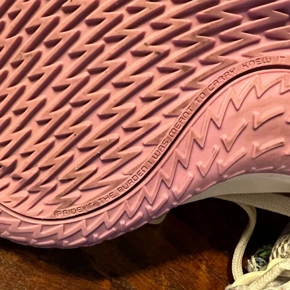 Adidas kids size 6 Toy Story basketball shoes - Picture 5 of 13